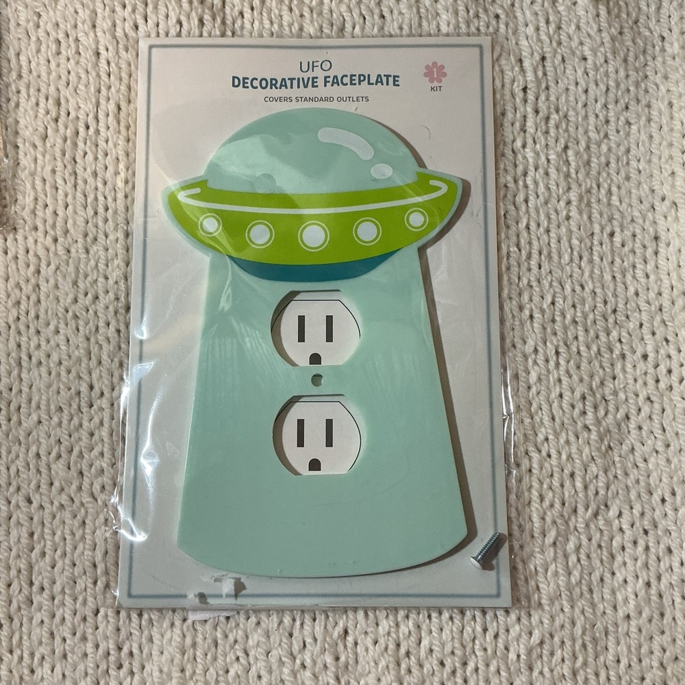 Target UFO Decorative Faceplate  for outlet - Green and Blue